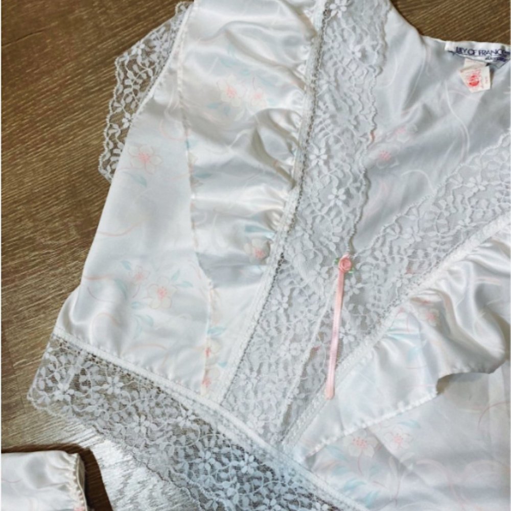 Vintage Lily of France Liquid Satin White Floral Lace Pajama Set - Picture 7 of 11